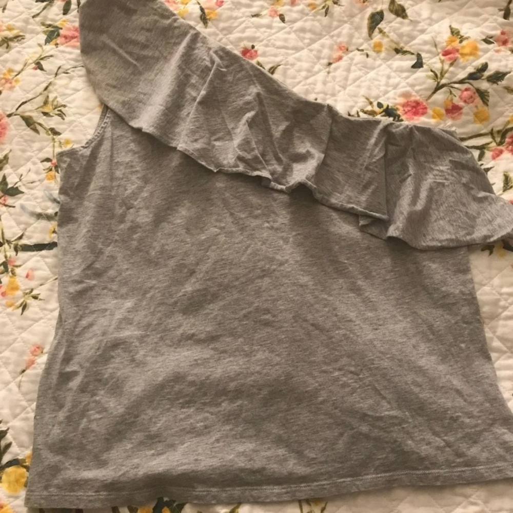 One shoulder top
